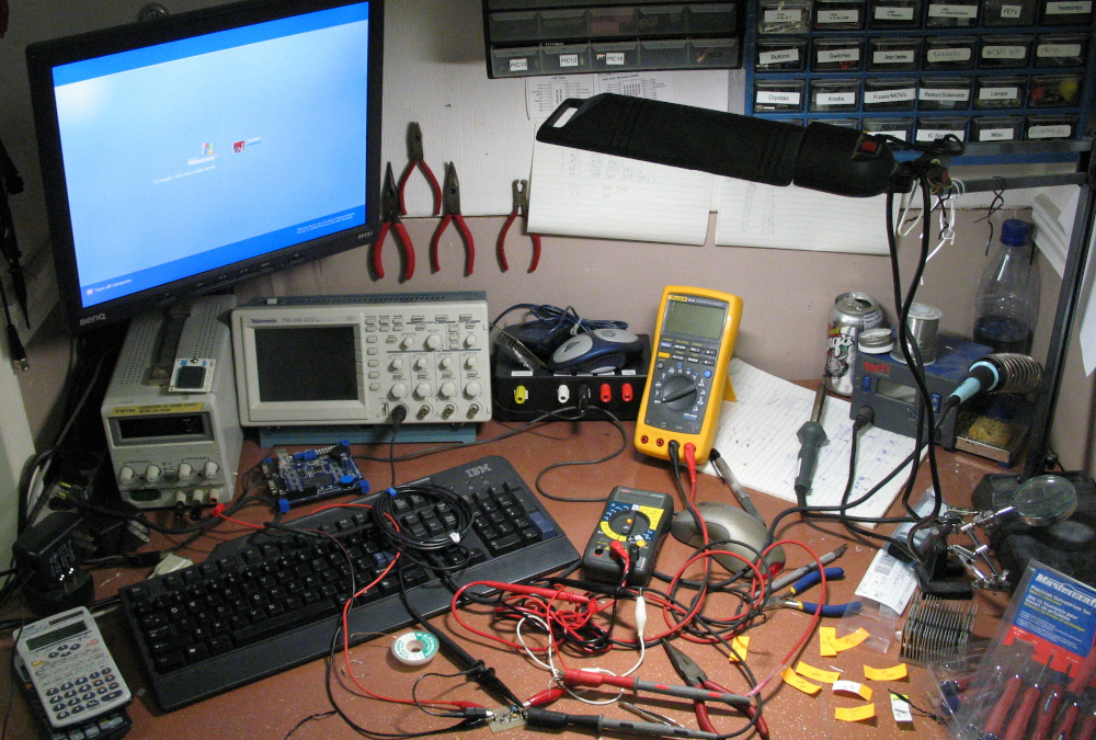 Mesa de trabajo electr\u00f3nica